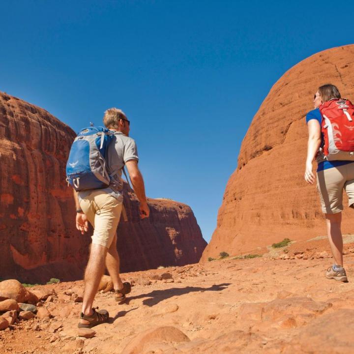 2 hikers in Australian outback