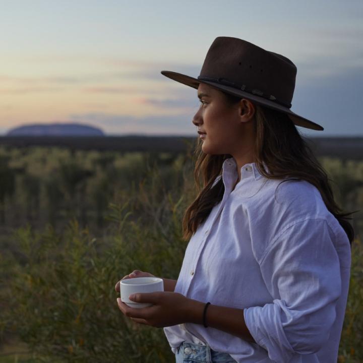 Women breakfast Uluru