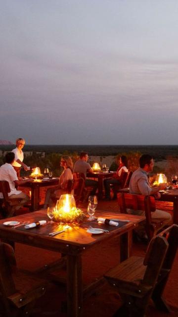 Tali Wiru dinner setting at Uluru